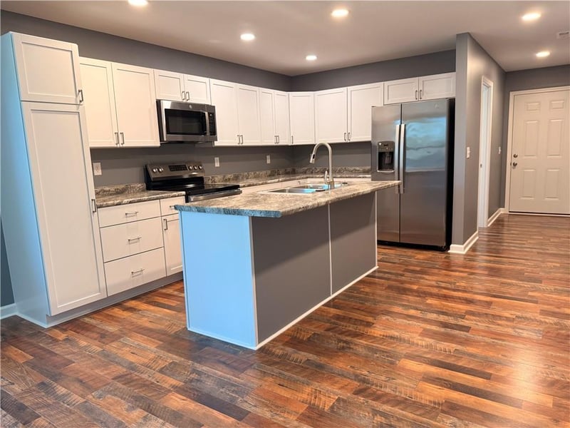 140 C St, Osceola, MO 64776