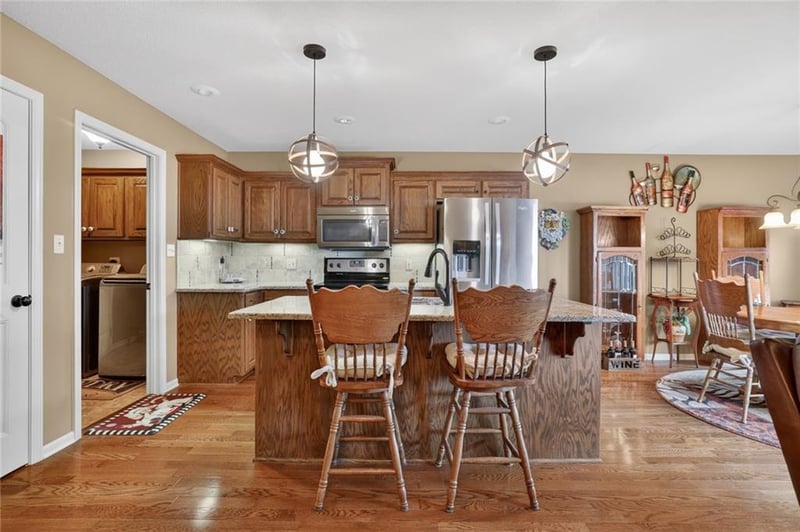 8606 Utica Ct, Kansas City, MO 64153