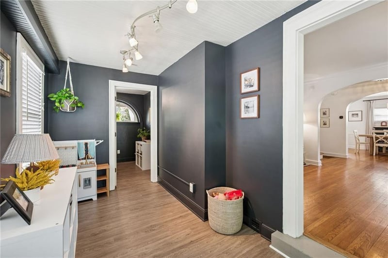 1021 71st Ter, Kansas City, MO 64114