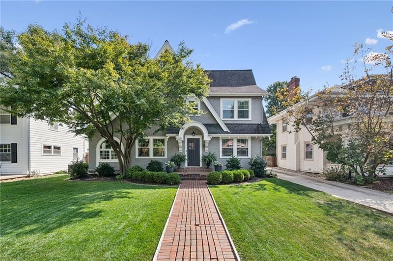 1021 71st Ter, Kansas City, MO 64114