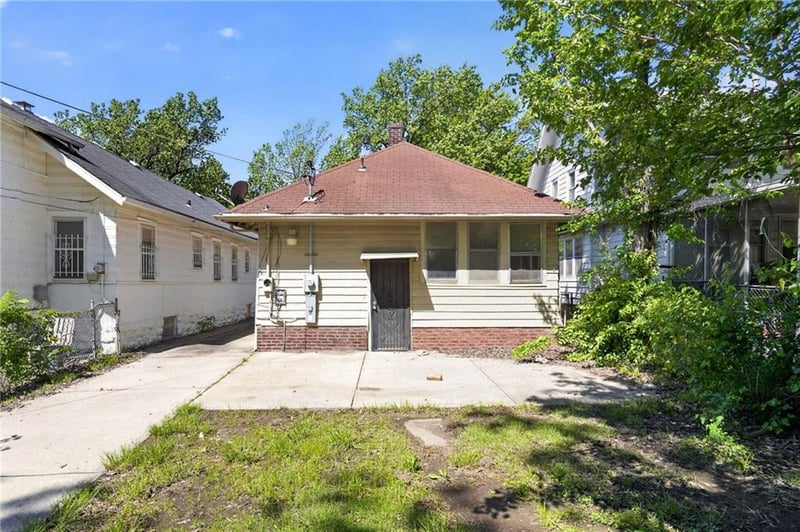 3721 Agnes Ave, Kansas City, MO 64128