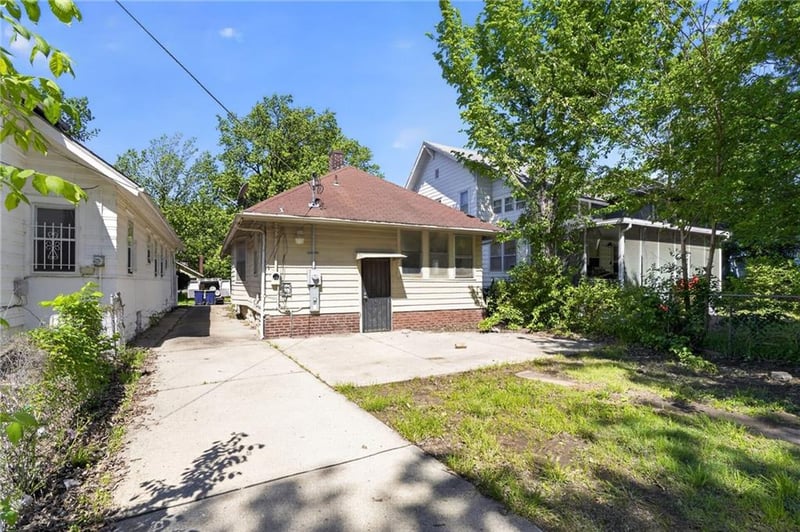 3721 Agnes Ave, Kansas City, MO 64128
