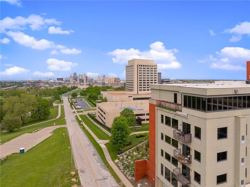 2940 Baltimore Ave #1404, Kansas City, MO 64108
