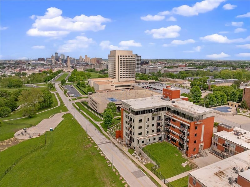 2940 Baltimore Ave #1404, Kansas City, MO 64108