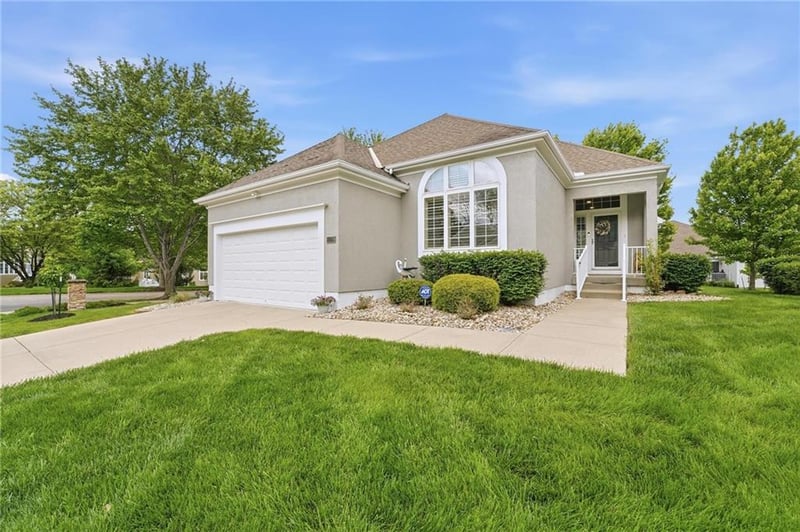 13201 Summit St, Kansas City, MO 64145