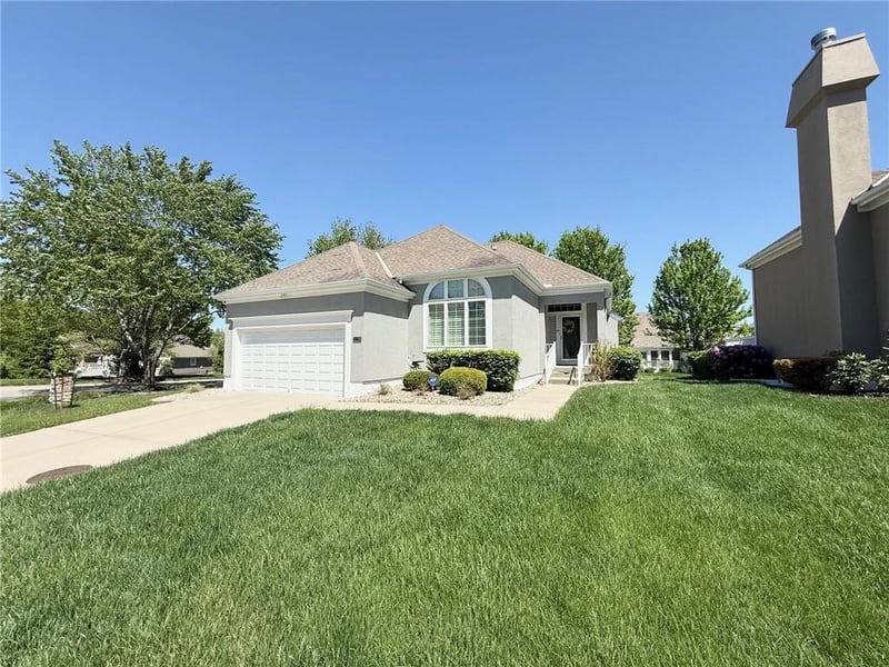 13201 Summit St, Kansas City, MO 64145