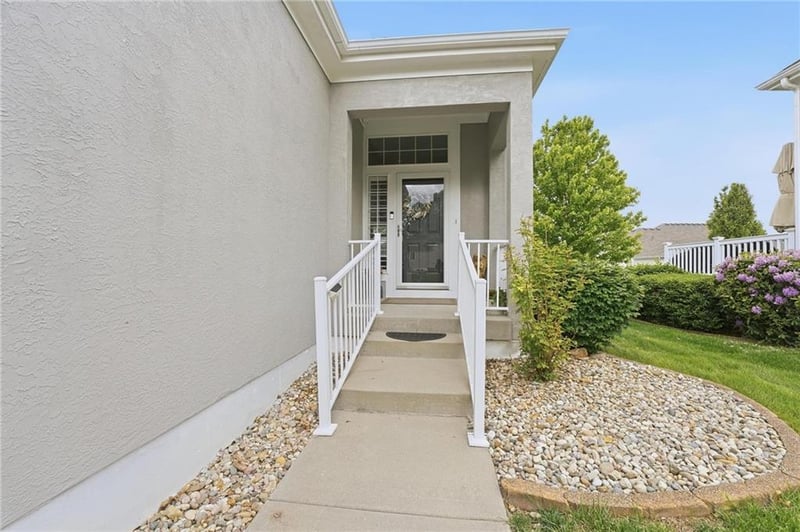 13201 Summit St, Kansas City, MO 64145