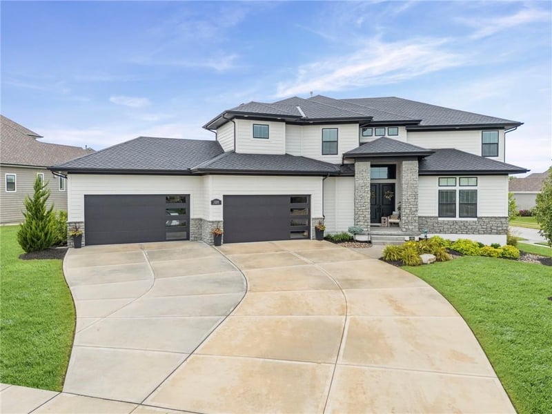 12300 169th St, Overland Park, KS 66221