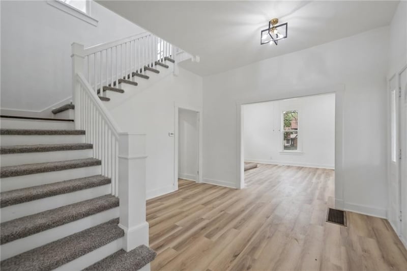 11605 E Winner Rd, Independence, MO 64052