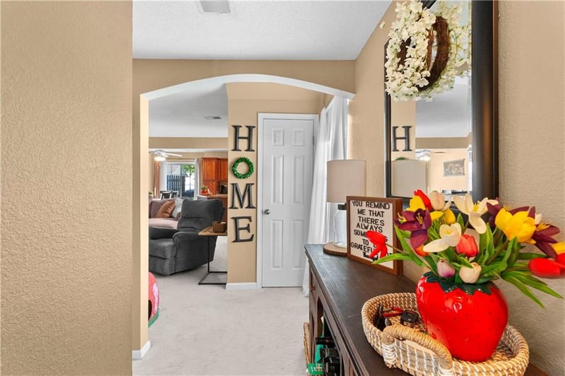 1302 Hidden Ridge Cir, Blue Springs, MO 64015