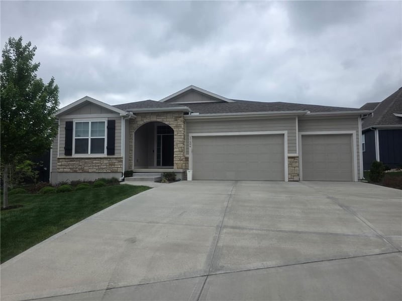 17404 Richards St, Overland Park, KS 66221