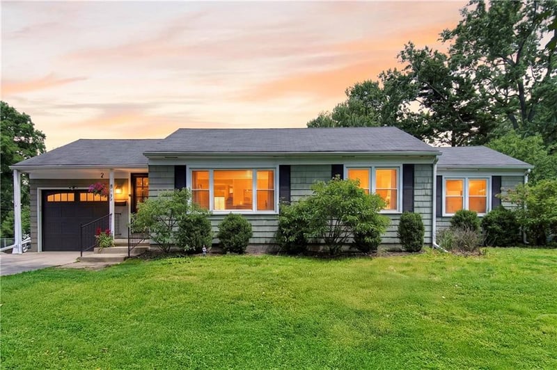 8139 Woodward St, Overland Park, KS 66204