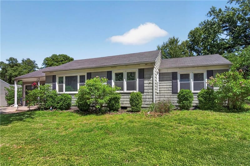 8139 Woodward St, Overland Park, KS 66204