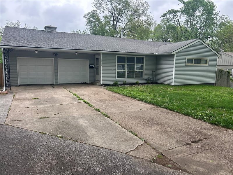 10008 68th Ter, Raytown, MO 64133