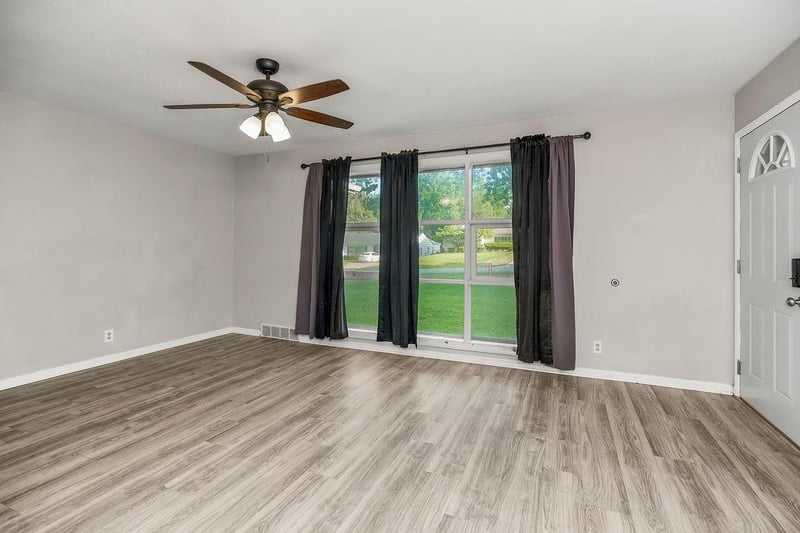 10008 68th Ter, Raytown, MO 64133