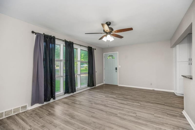 10008 68th Ter, Raytown, MO 64133