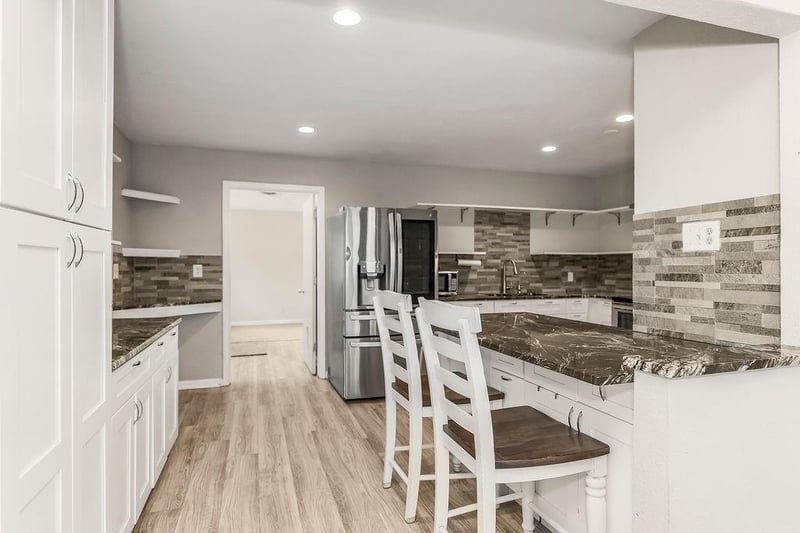 10008 68th Ter, Raytown, MO 64133