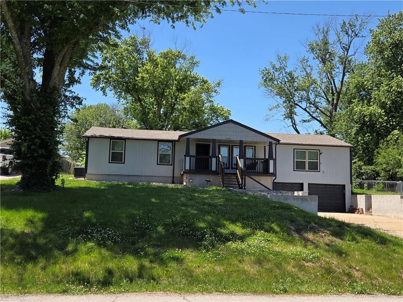 1000 Trail Ridge Dr, Independence, MO 64050