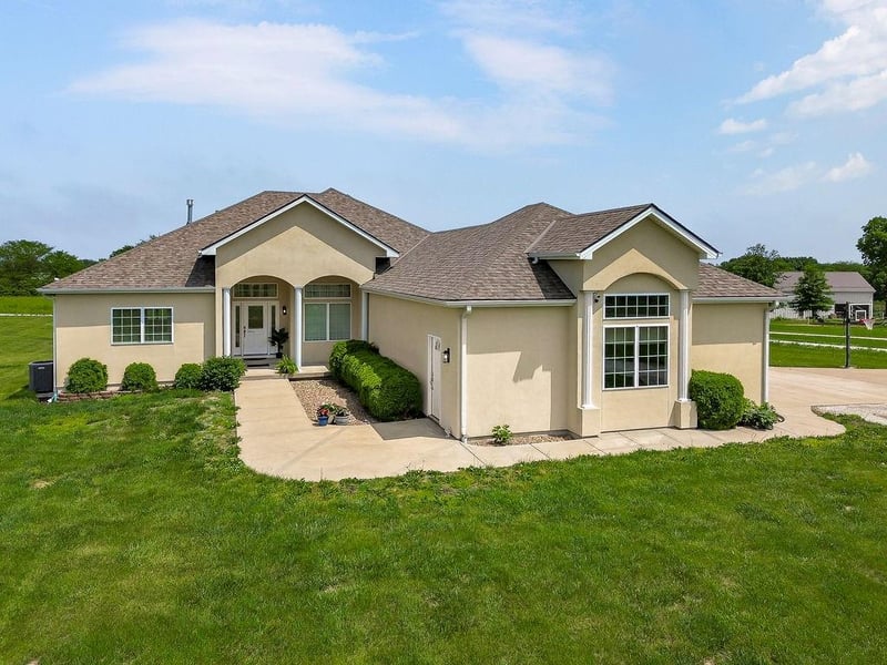7301 SW F Hw, Trimble, MO 64492