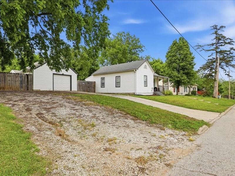 115 Morse Ave, Bonner Springs, KS 66012