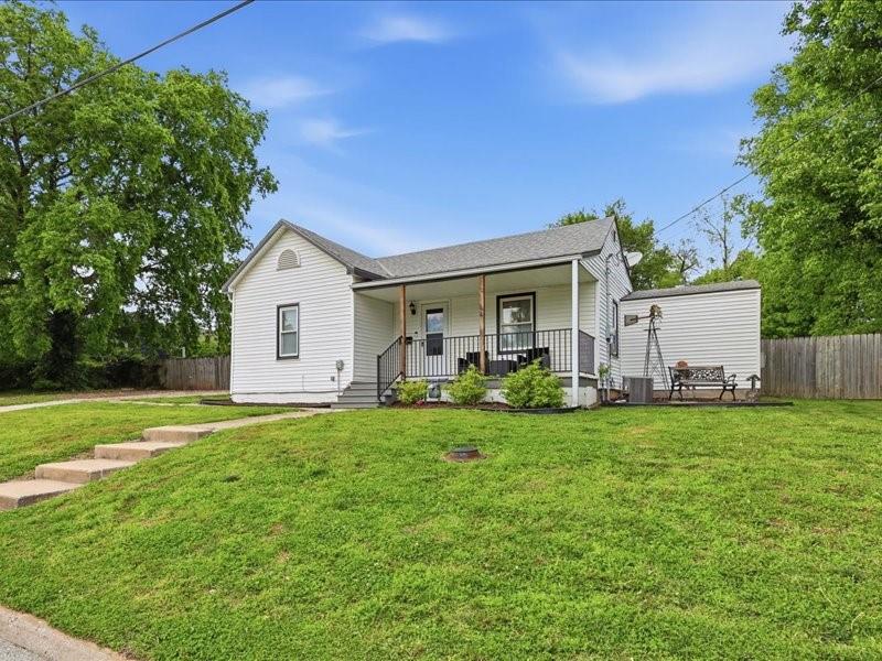 115 Morse Ave, Bonner Springs, KS 66012