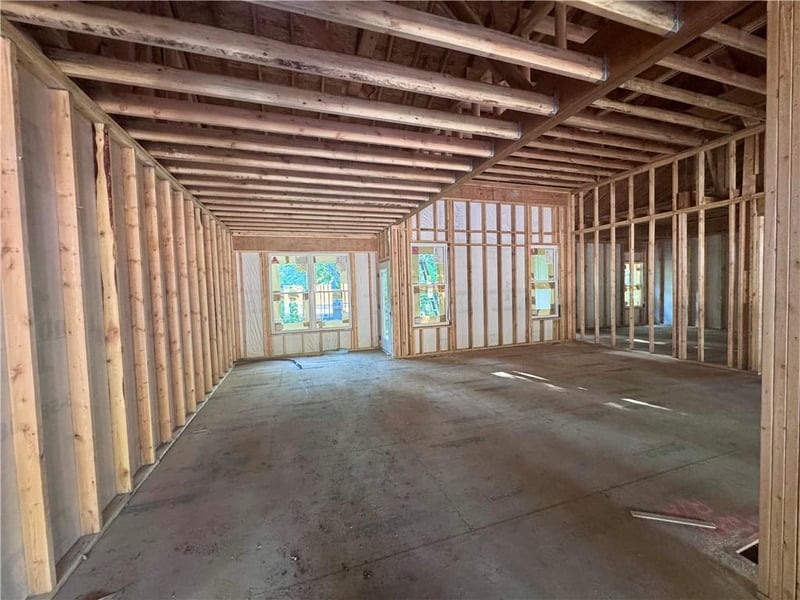 8638 Eagle Creek Dr, De Soto, KS 66018