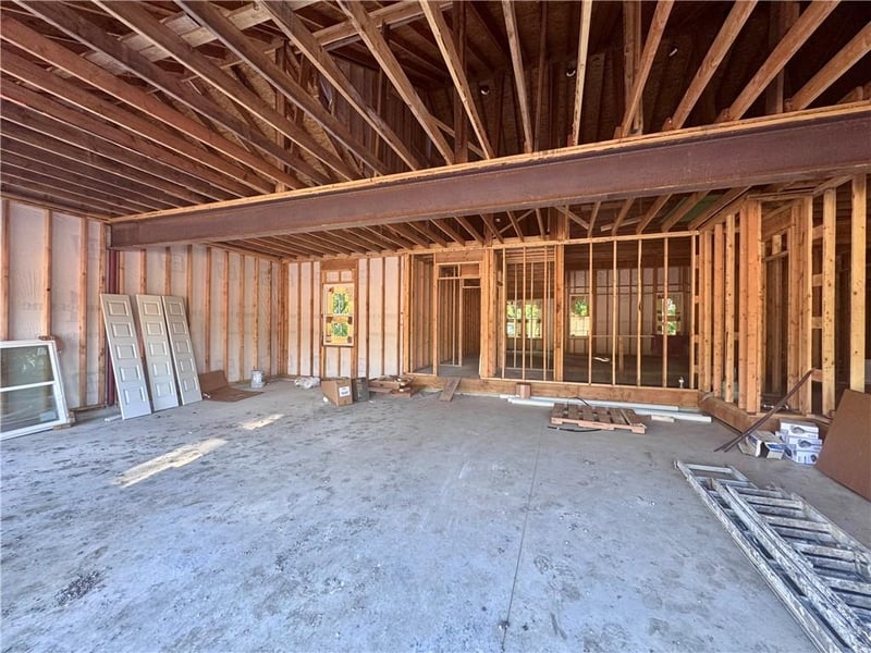 8638 Eagle Creek Dr, De Soto, KS 66018