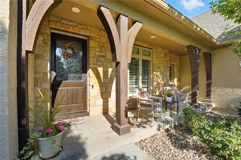 9404 156th St, Overland Park, KS 66221