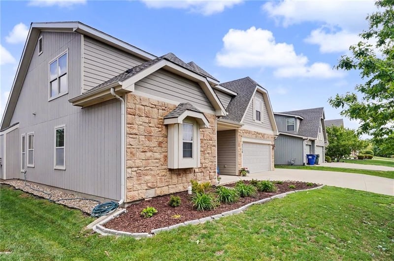 5710 Silverstone Dr, Lawrence, KS 66049
