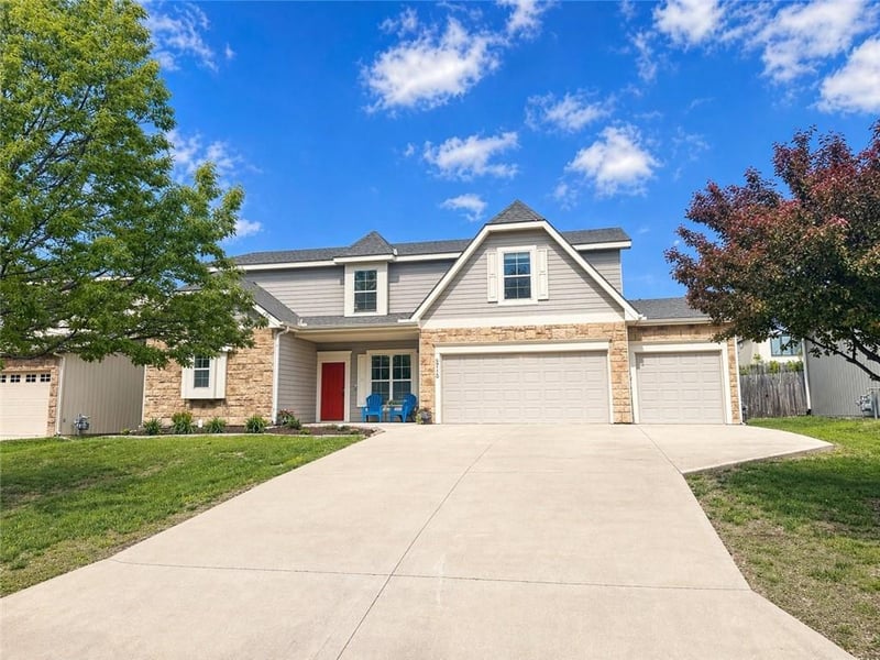 5710 Silverstone Dr, Lawrence, KS 66049