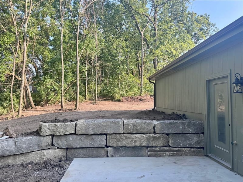 8479 Eagle Creek Dr, De Soto, KS 66018