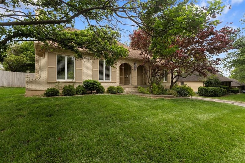 3901 Sherman Dr, Independence, MO 64055