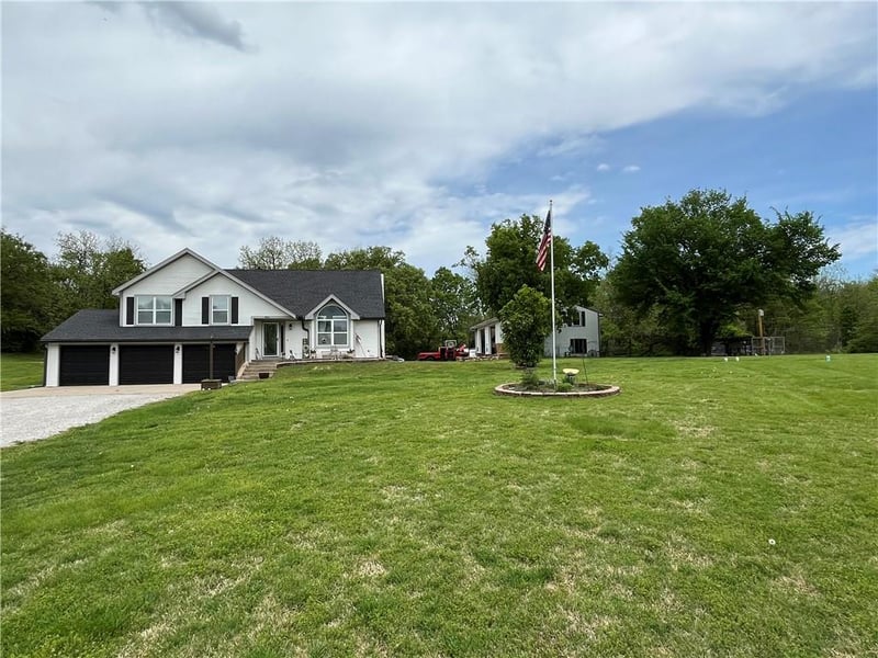 964 Hwy 5 N/A, Lansing, KS 66043