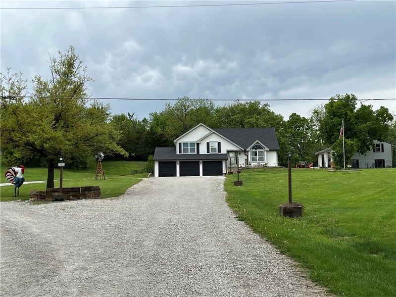 964 Hwy 5 N/A, Lansing, KS 66043