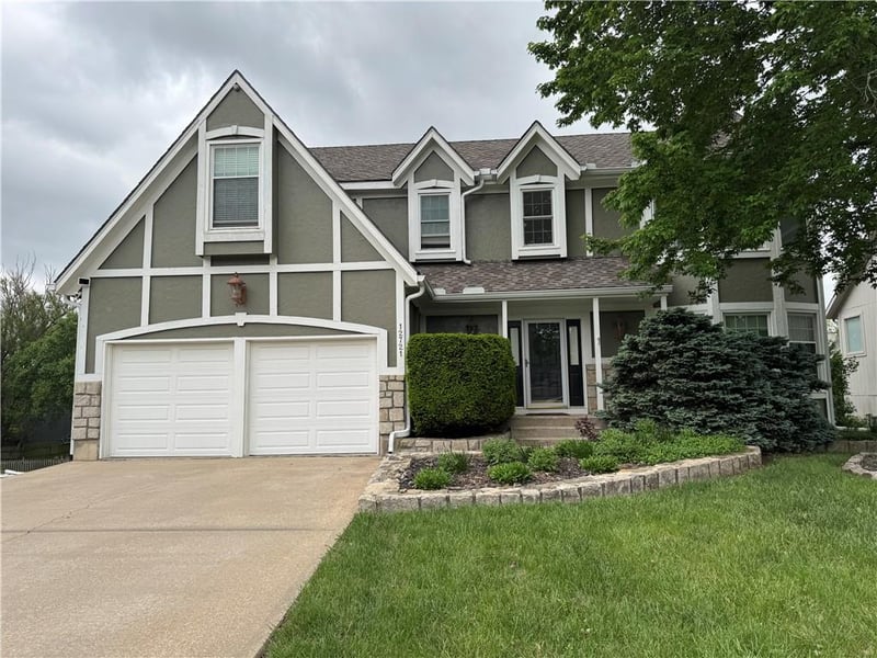 12721 Bond St, Overland Park, KS 66213