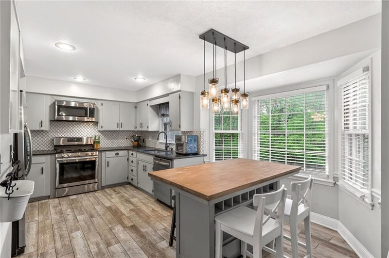 4301 48th Ter, Kansas City, MO 64119