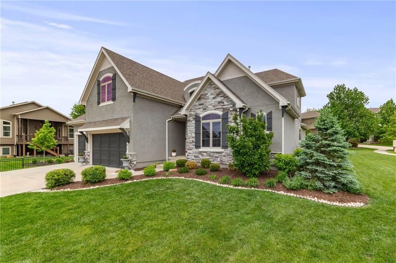 11607 158th Ter, Overland Park, KS 66221