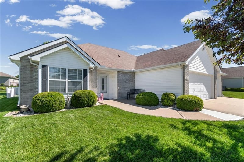 1016 Carlisle Dr, Raymore, MO 64083