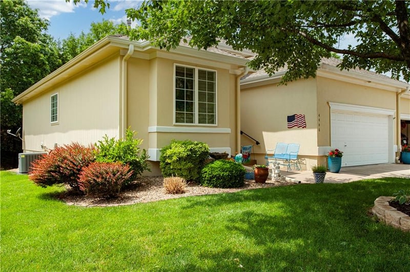 4446 Davidson Dr, Independence, MO 64055