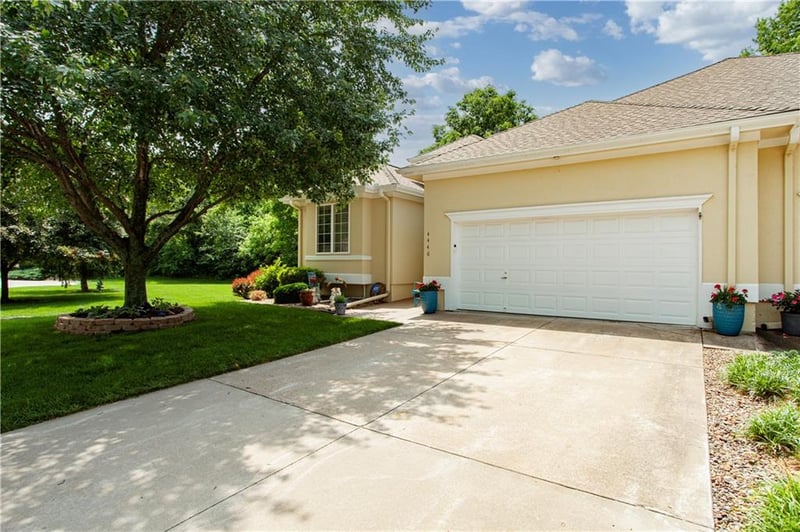 4446 Davidson Dr, Independence, MO 64055