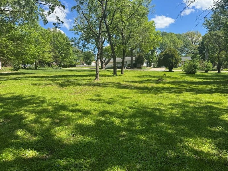 13816 Norby St, Grandview, MO 64030