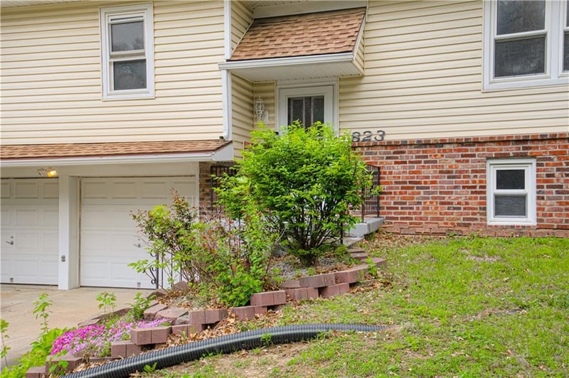 823 Englewood St, Lansing, KS 66043