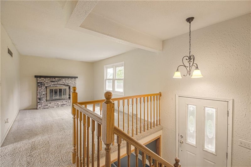 823 Englewood St, Lansing, KS 66043