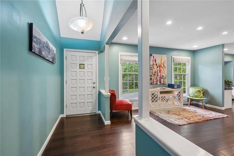 6104 Albervan St, Shawnee, KS 66216