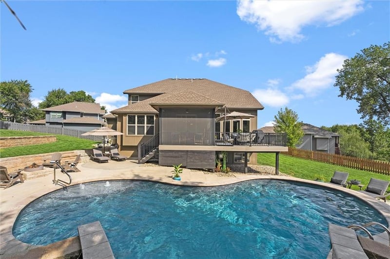 1301 Timberline Ct, Lee's Summit, MO 64064