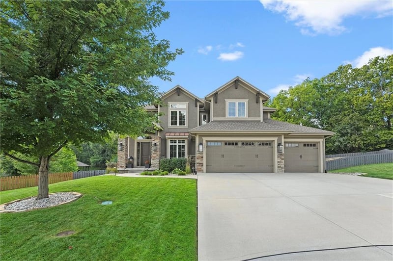 1301 Timberline Ct, Lee's Summit, MO 64064