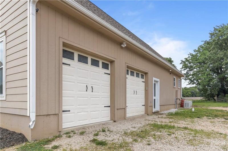 811 1171st Rd, Holden, MO 64040