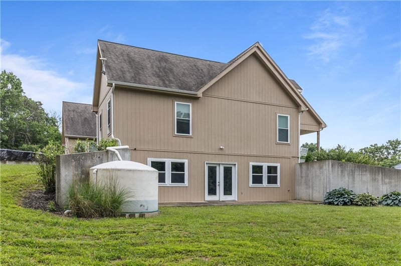 811 1171st Rd, Holden, MO 64040