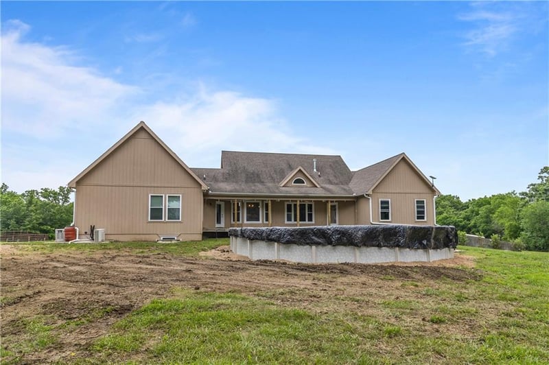 811 1171st Rd, Holden, MO 64040