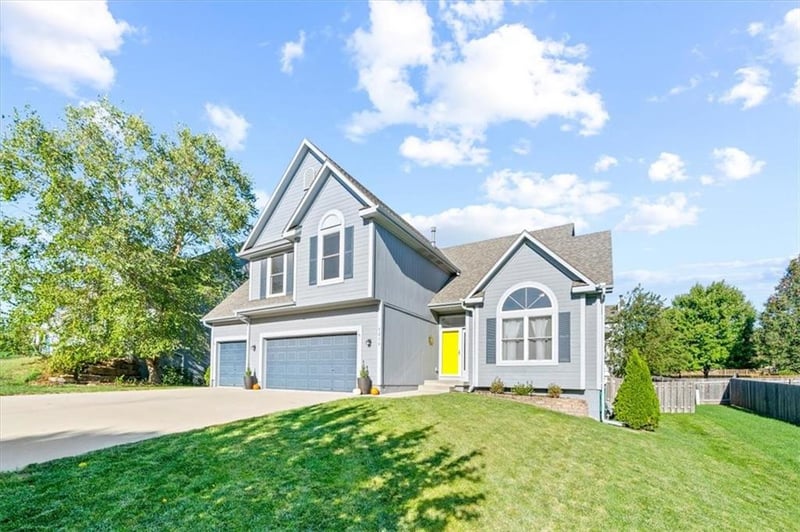 8234 97th Ter, Kansas City, MO 64157